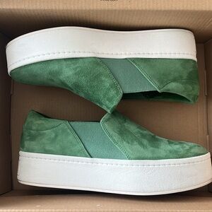 Vince Warren Nubuck Sneaker - size 6